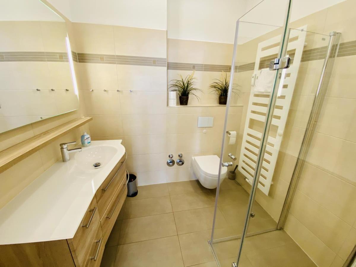 Berringer, Knurrhahn, Direkt An Der Promenade Apartment Rostock Exterior photo